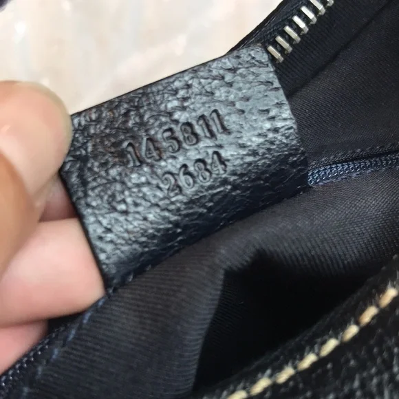 ⭐️ Rare Authentic Vintage Gucci Mini Croissant Shoulder Bag - Picture 14 of 14